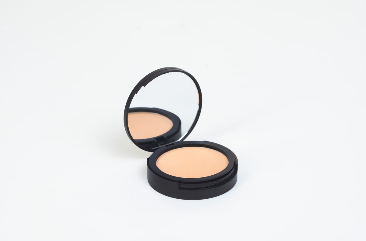 She&#39;ll Be Right Clay Pan Pressed Powder